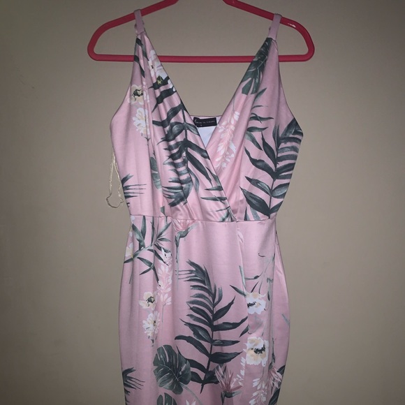 ❗️SOLD❗️Fashion to Figure Floral dress - Picture 2 of 6